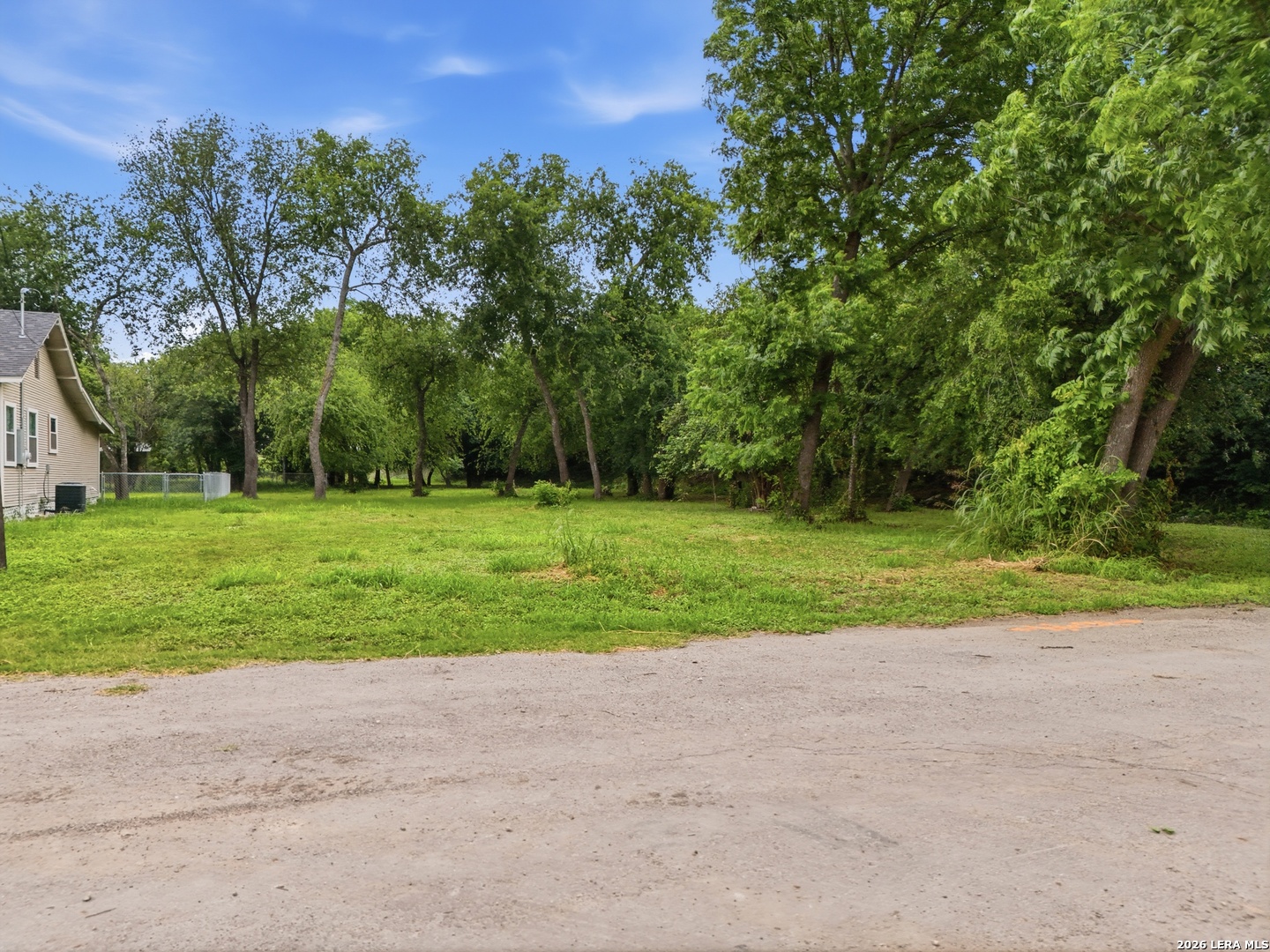 407 E Daniel Street Uvalde TX 78801