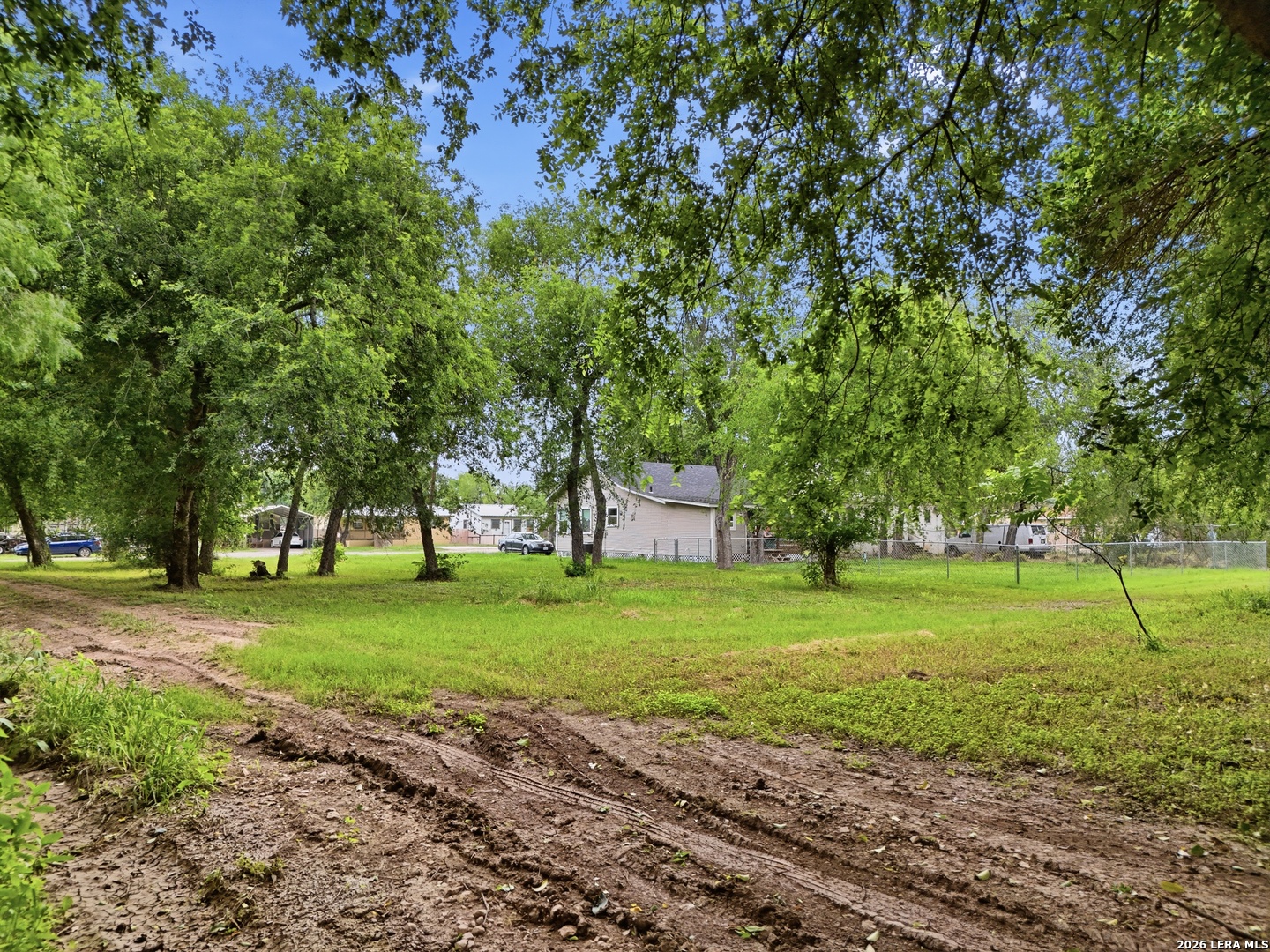 407 E Daniel Street Uvalde TX 78801