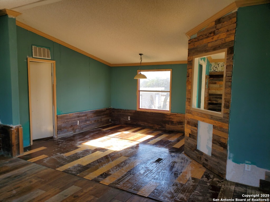 754 Kayroe Road Adkins TX 78101