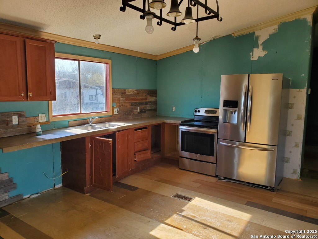 754 Kayroe Road Adkins TX 78101