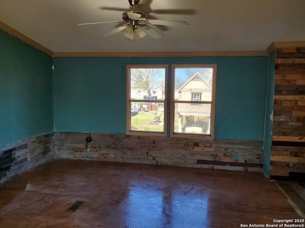 754 Kayroe Road Adkins TX 78101