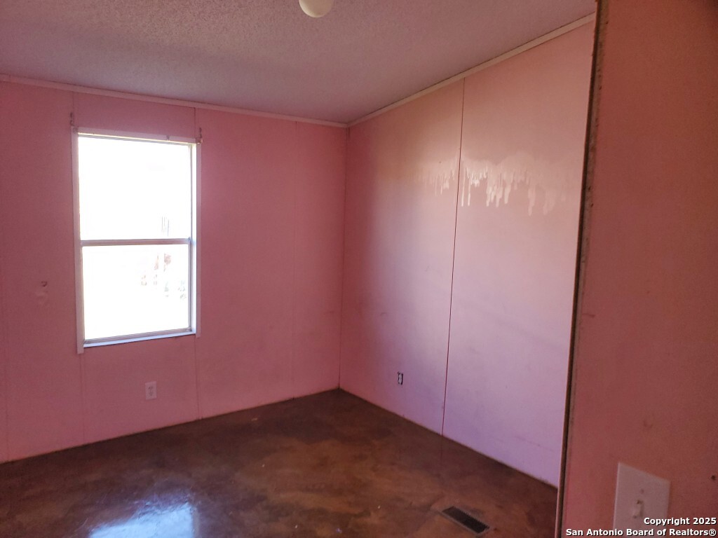754 Kayroe Road Adkins TX 78101
