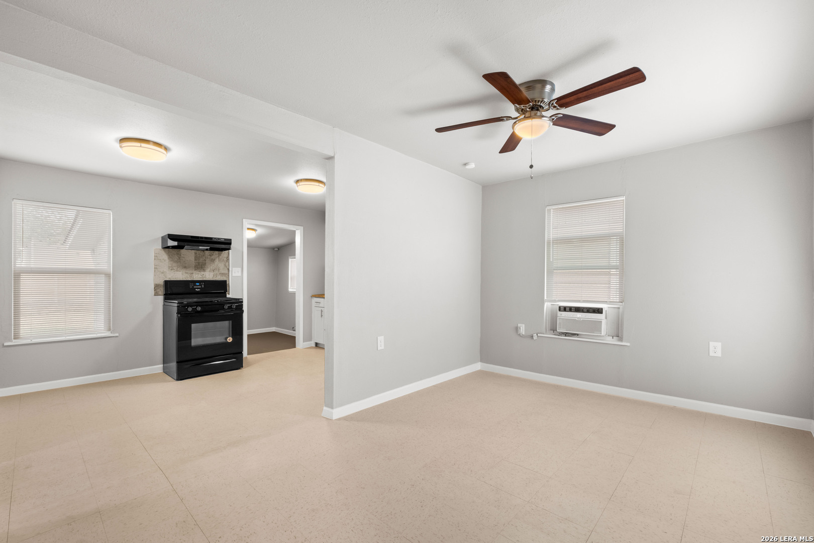 311 S San Joaquin San Antonio TX 78237