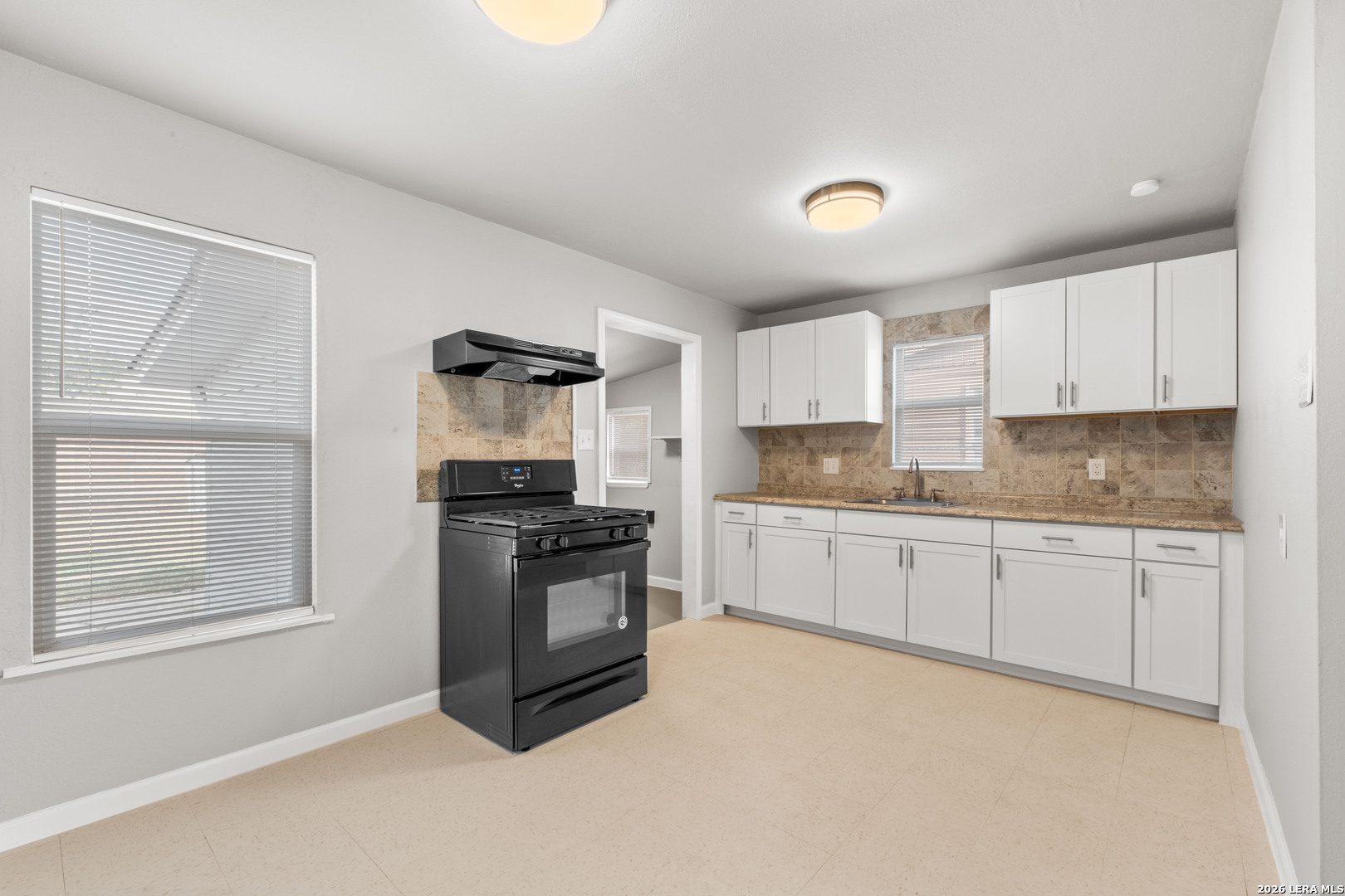 311 S San Joaquin San Antonio TX 78237