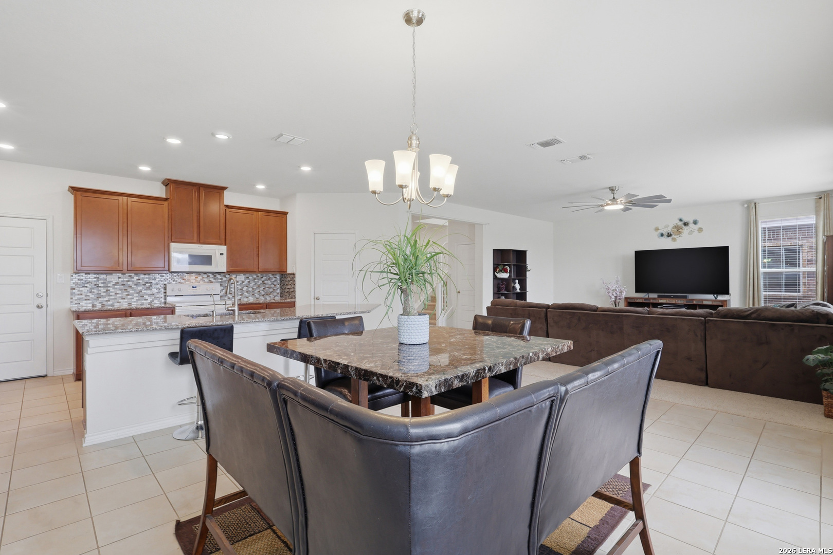 318 Colonial Bluff Universal City TX 78148