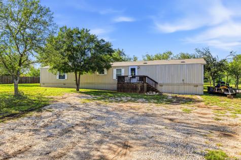 651 County Road 4647 Hondo TX 78861