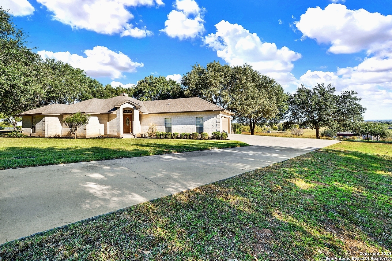 257 Bluffcreek Drive La Vernia TX 78121