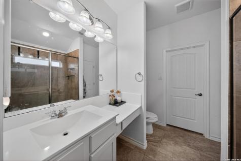 185 Lark Hill Road Floresville TX 78114