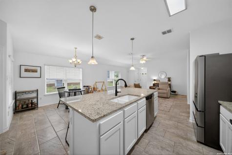 185 Lark Hill Road Floresville TX 78114