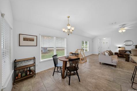 185 Lark Hill Road Floresville TX 78114