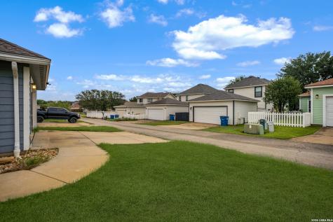 185 Lark Hill Road Floresville TX 78114