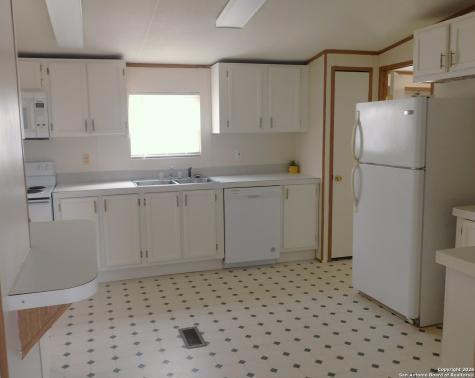 110 Crestfield Drive Pleasanton TX 78064