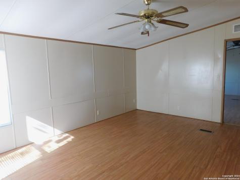 110 Crestfield Drive Pleasanton TX 78064