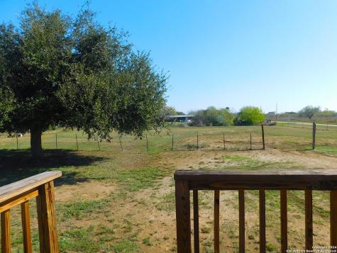 110 Crestfield Drive Pleasanton TX 78064
