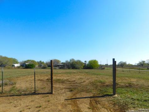 110 Crestfield Drive Pleasanton TX 78064