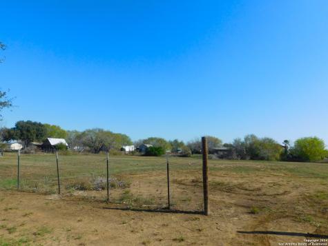 110 Crestfield Drive Pleasanton TX 78064