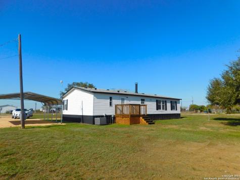 110 Crestfield Drive Pleasanton TX 78064