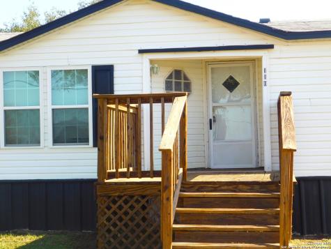 110 Crestfield Drive Pleasanton TX 78064