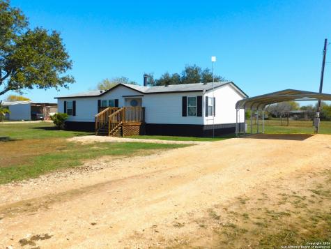 110 Crestfield Drive Pleasanton TX 78064