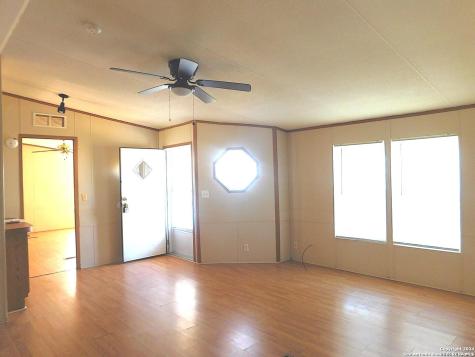 110 Crestfield Drive Pleasanton TX 78064