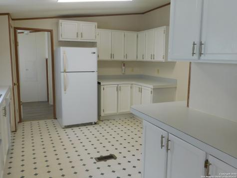 110 Crestfield Drive Pleasanton TX 78064