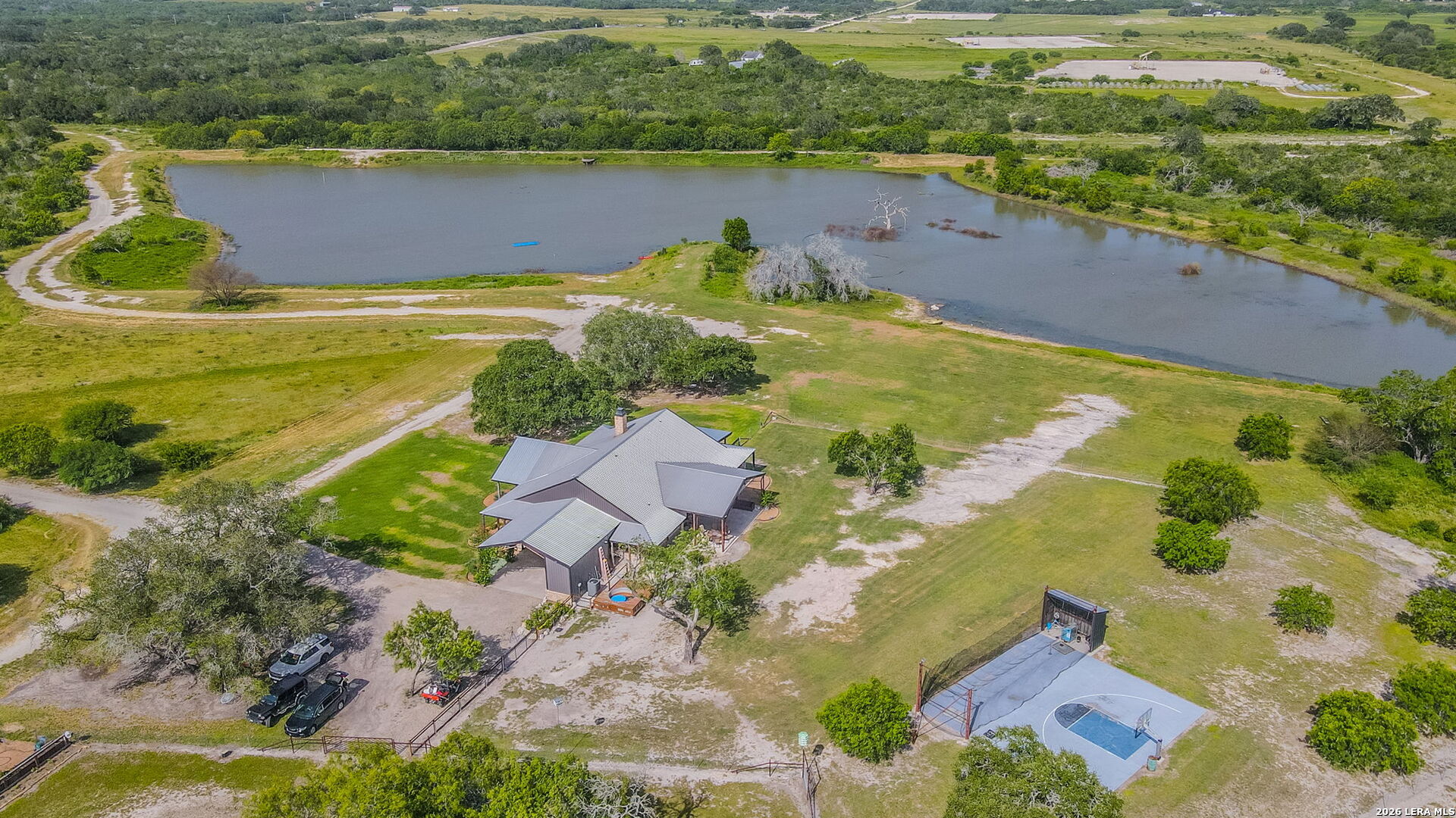 759 Cr 216 Hobson TX 78117