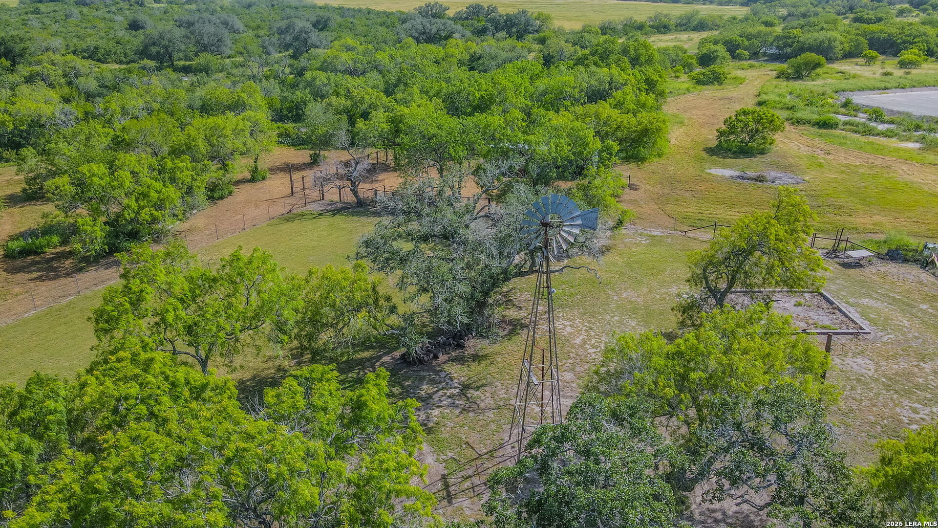 759 Cr 216 Hobson TX 78117