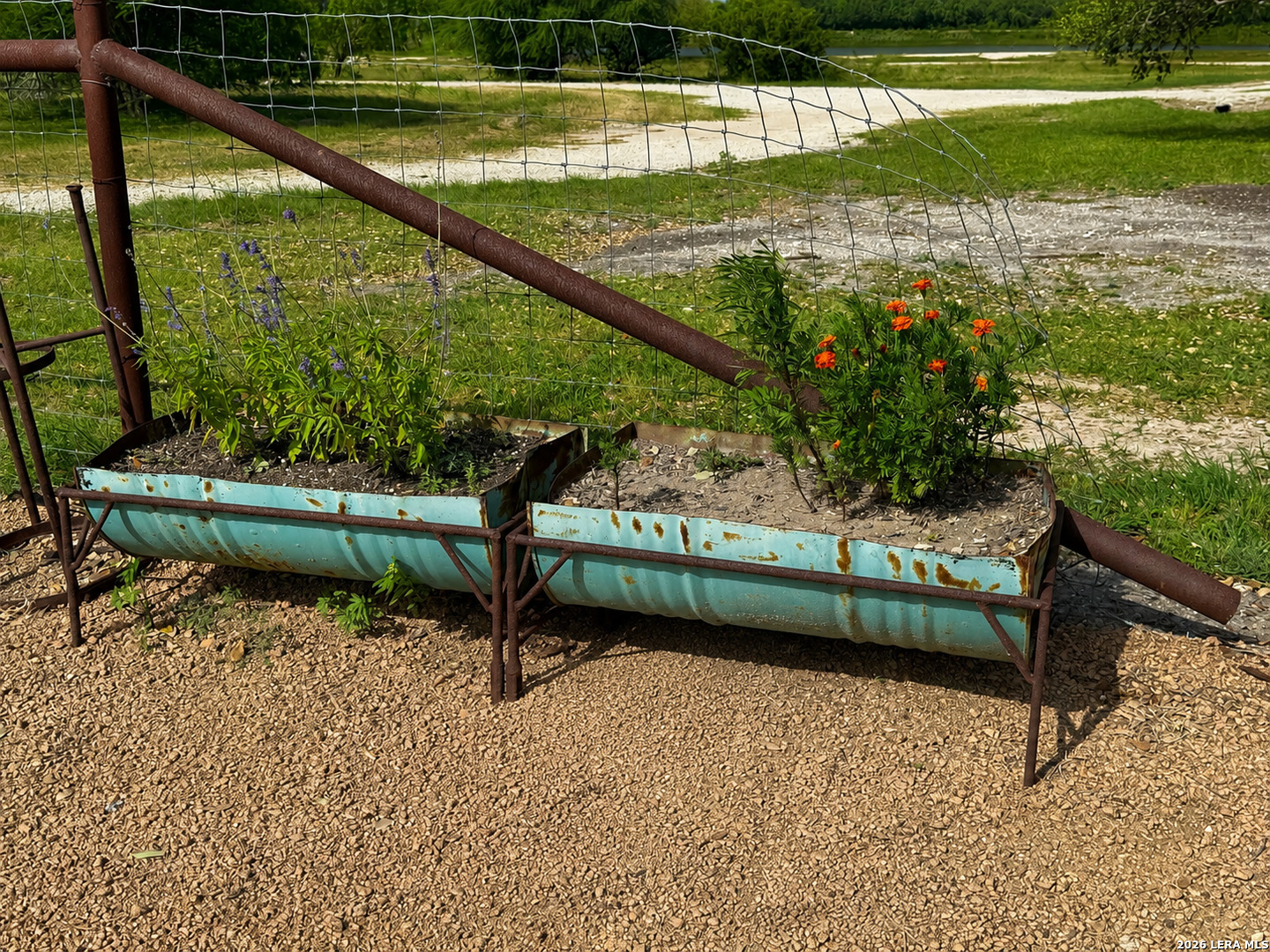 759 Cr 216 Hobson TX 78117