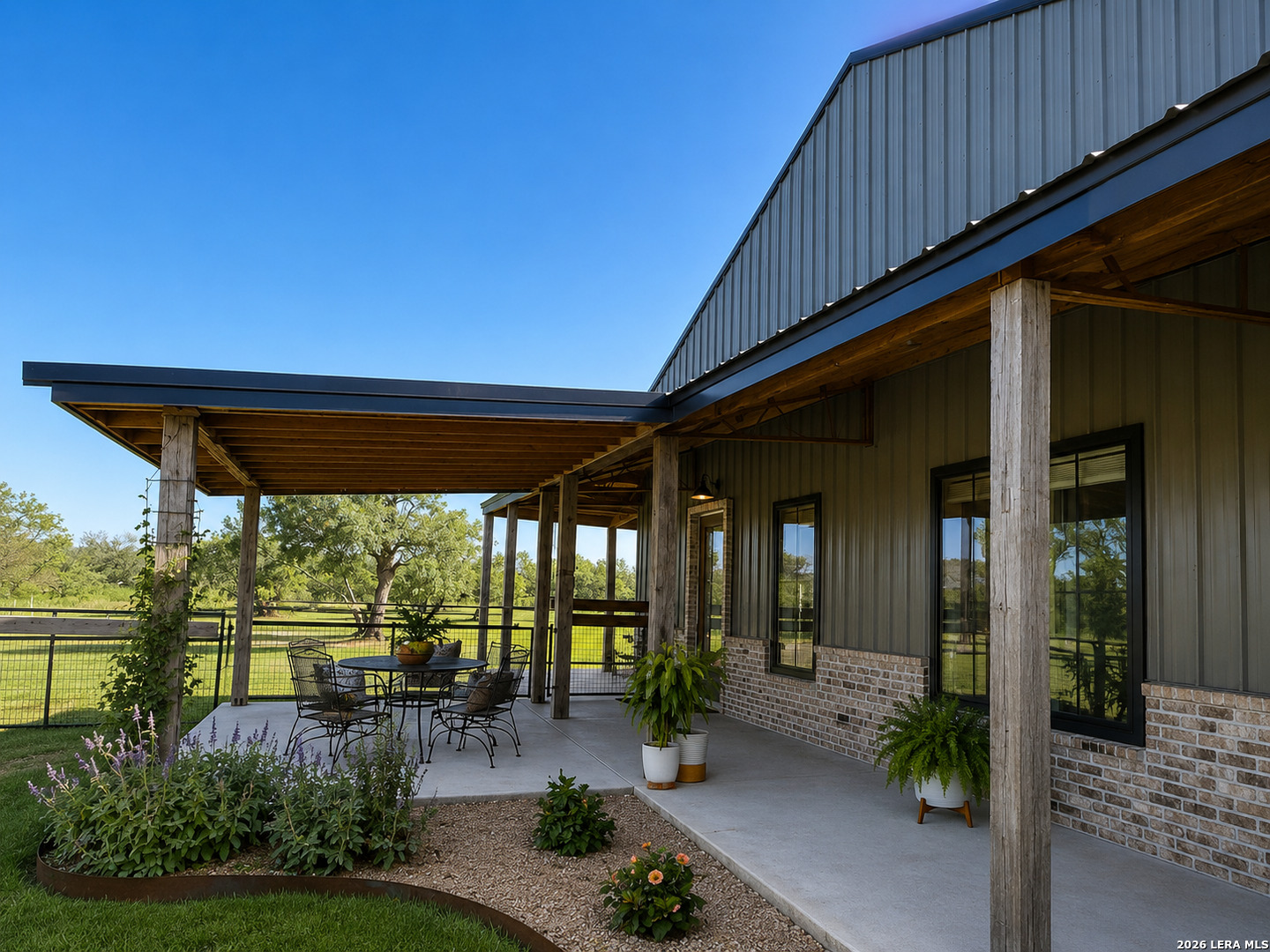 759 Cr 216 Hobson TX 78117