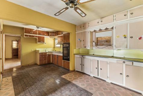 149 S Woodlawn Street Pearsall TX 78061