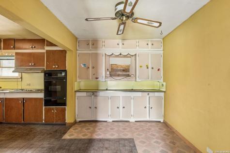149 S Woodlawn Street Pearsall TX 78061