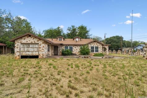 149 S Woodlawn Street Pearsall TX 78061