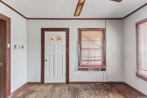 149 S Woodlawn Street Pearsall TX 78061