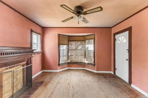 149 S Woodlawn Street Pearsall TX 78061