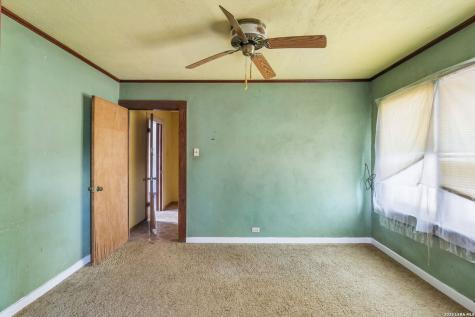 149 S Woodlawn Street Pearsall TX 78061