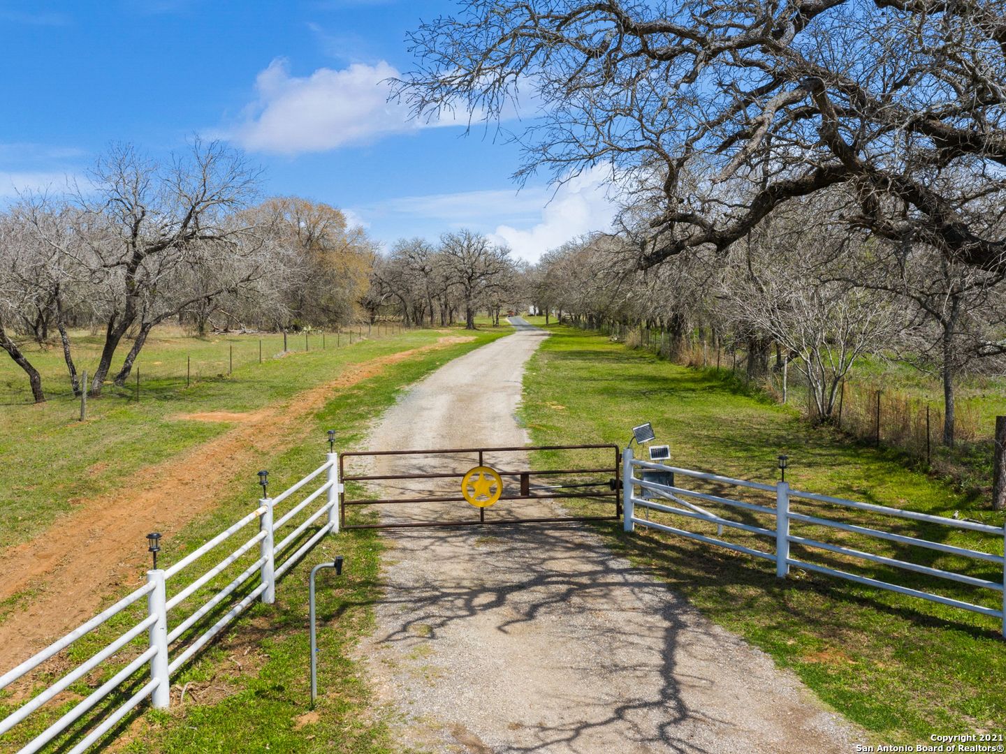 2190 Us Highway 87 W Stockdale TX 78160