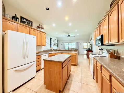 308 Bunker Hill Pleasanton TX 78064