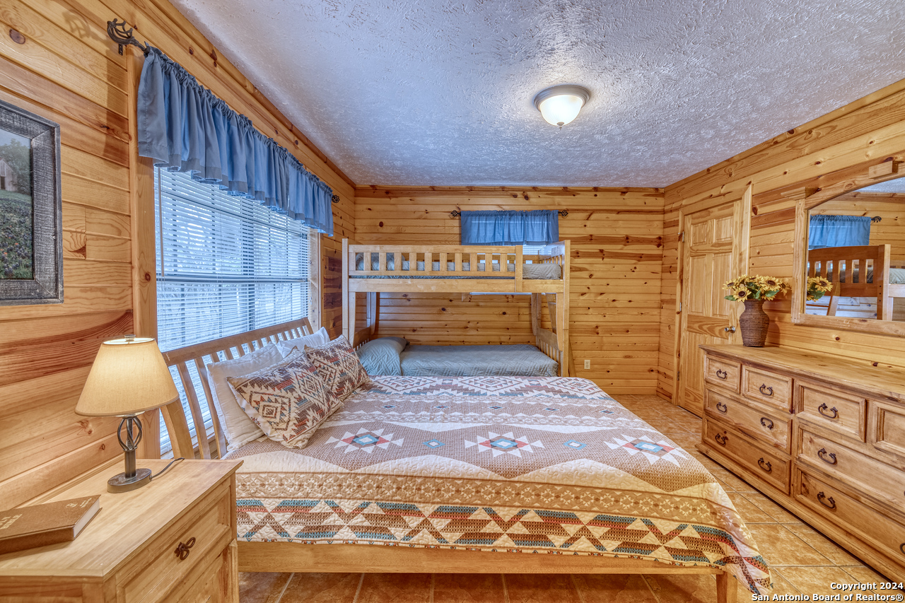 65 Commanche Creek Road Concan TX 78838