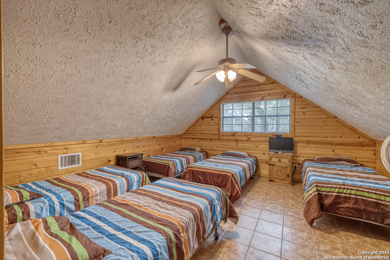 65 Commanche Creek Road Concan TX 78838