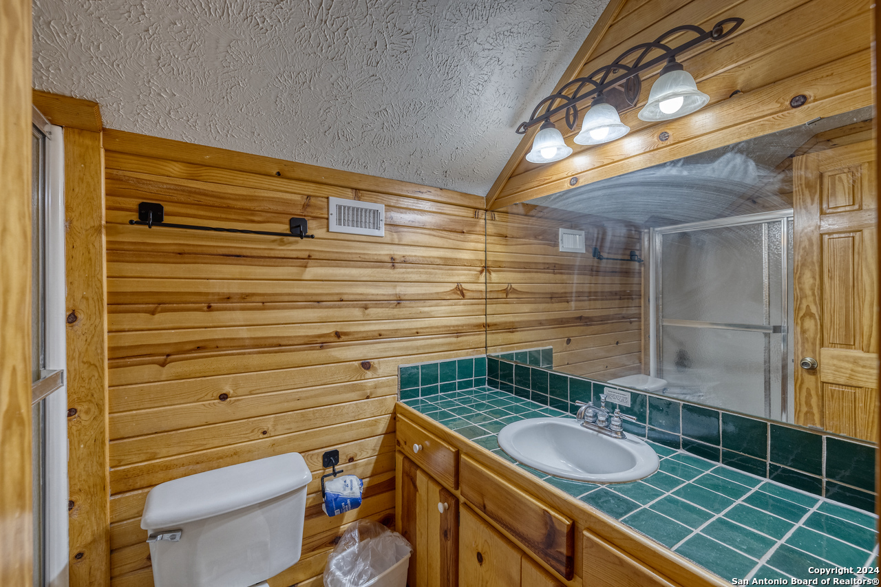 65 Commanche Creek Road Concan TX 78838