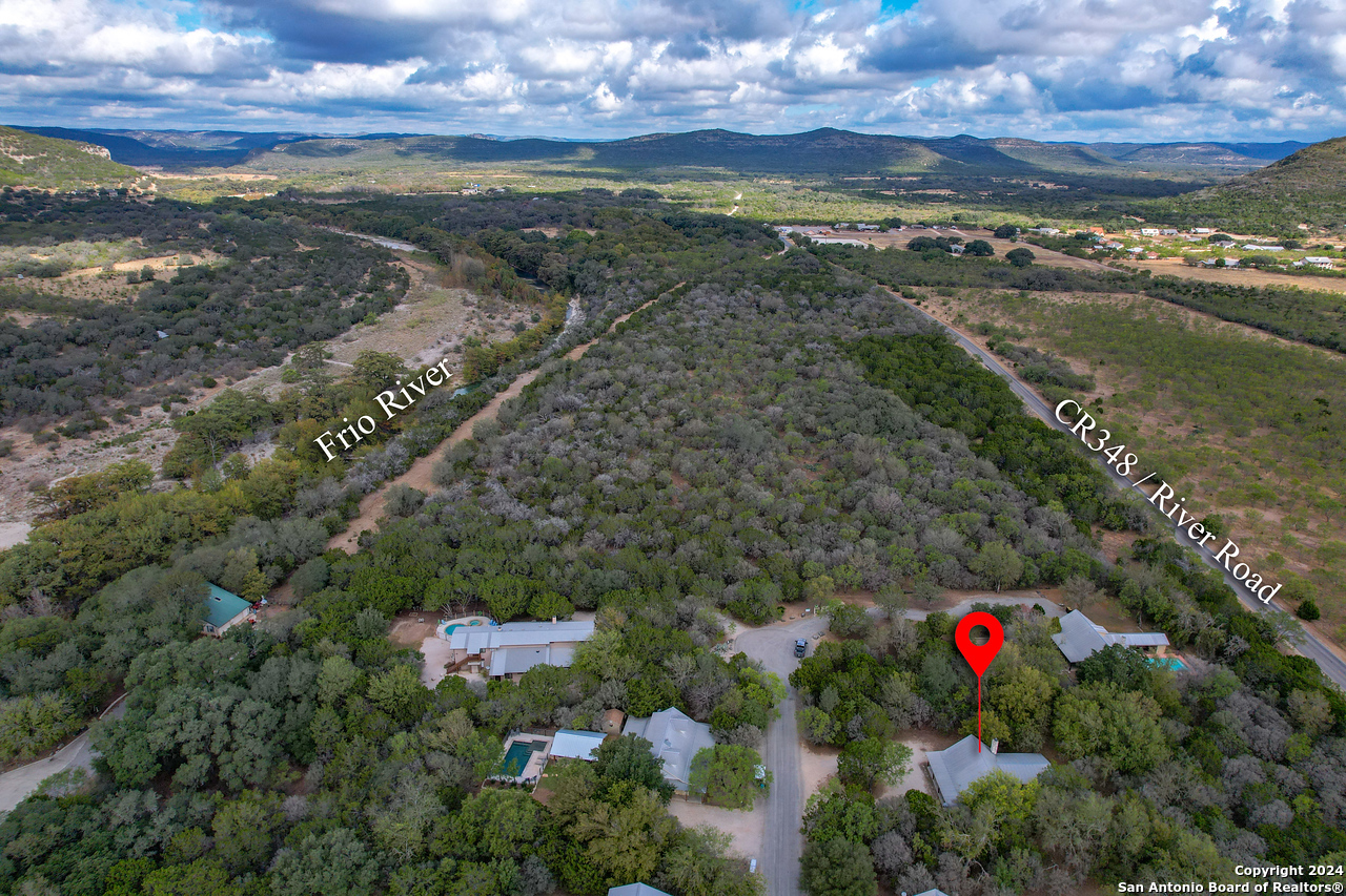 65 Commanche Creek Road Concan TX 78838