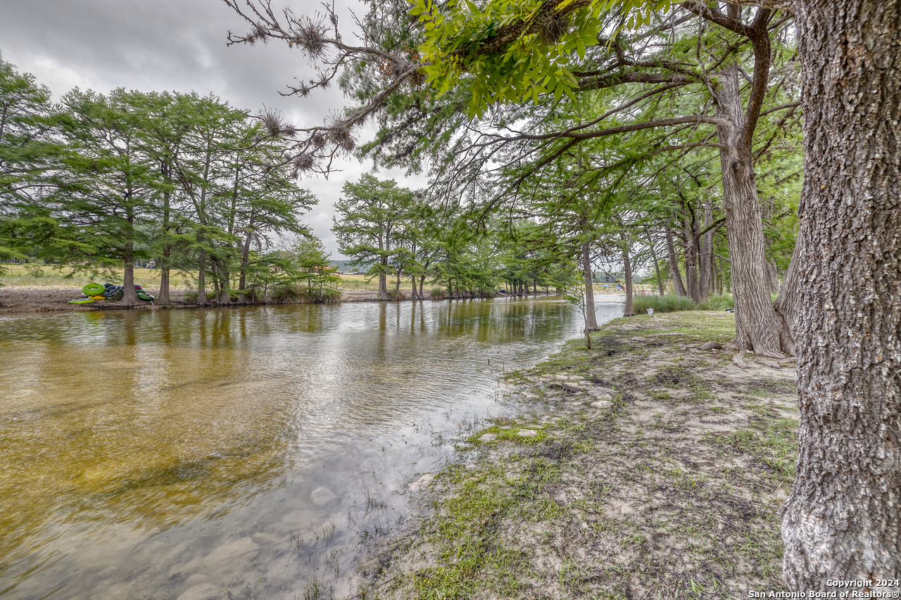 65 Commanche Creek Road Concan TX 78838