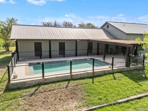 723 Tierra Linda Concan TX 78838
