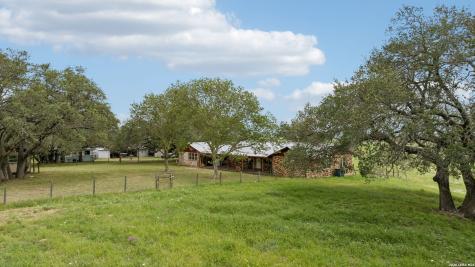 6603 Fm 2579 Floresville TX 78114
