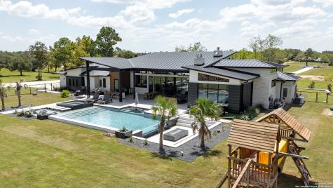 3466 Levi Sloan Road Victoria TX 77904