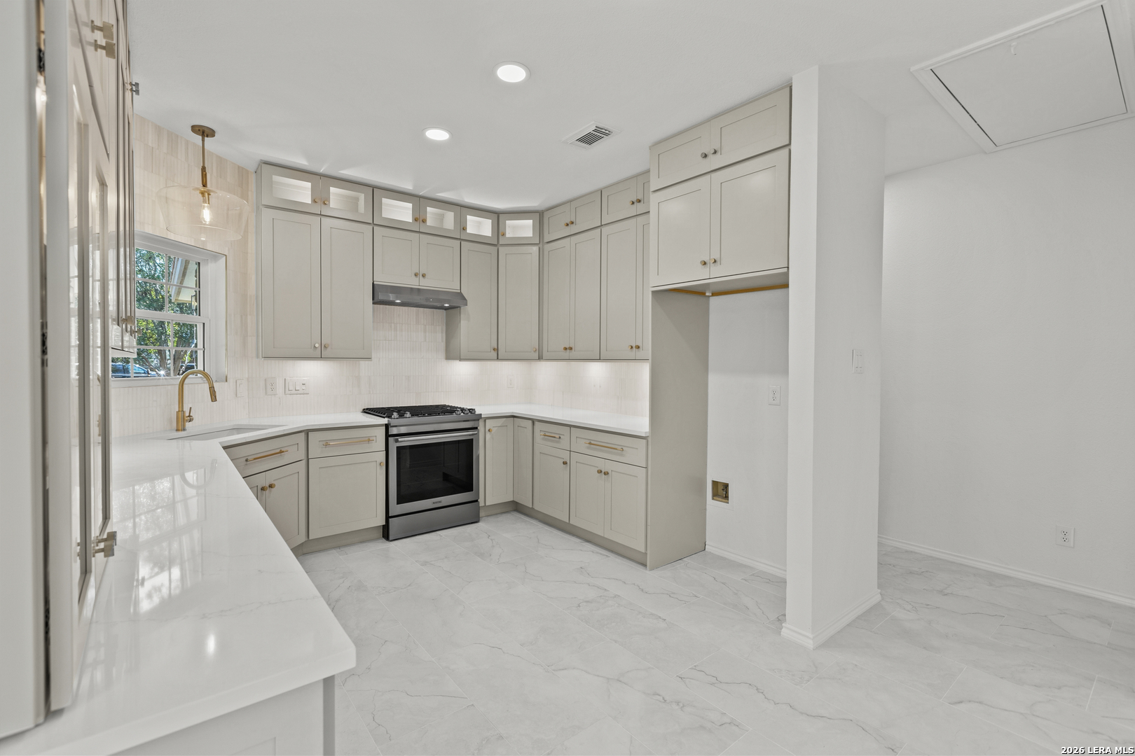 11 Granburg Circle San Antonio TX 78218