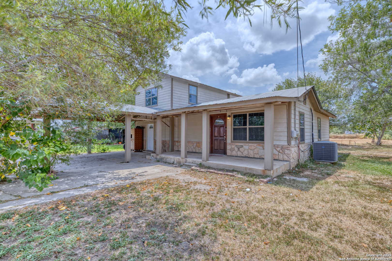 98 Guayacan Carrizo Springs TX 78834