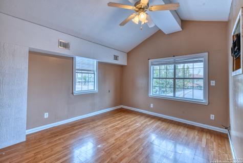 98 Guayacan Carrizo Springs TX 78834