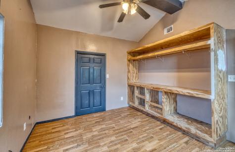 98 Guayacan Carrizo Springs TX 78834