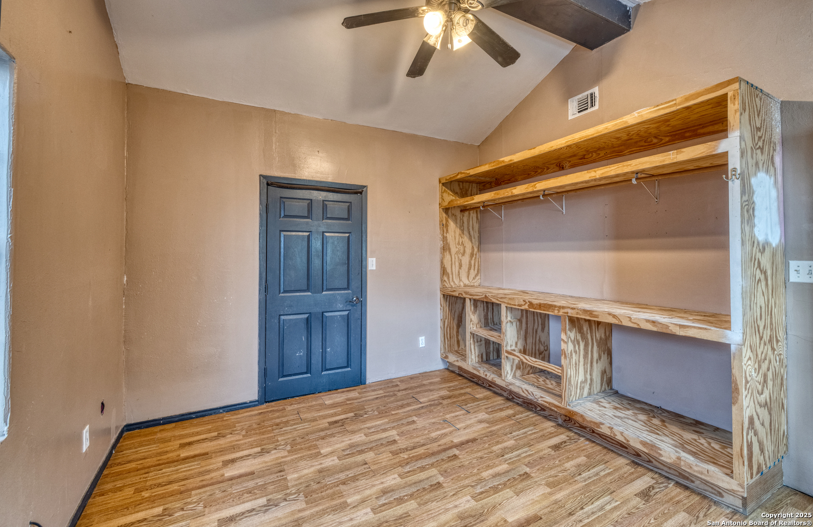 98 Guayacan Carrizo Springs TX 78834